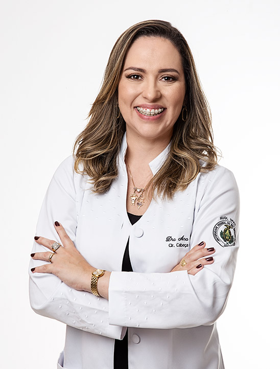 Dra. Ana Karenina Nobre - Cirurgia de Cabeça e Pescoço em Natal